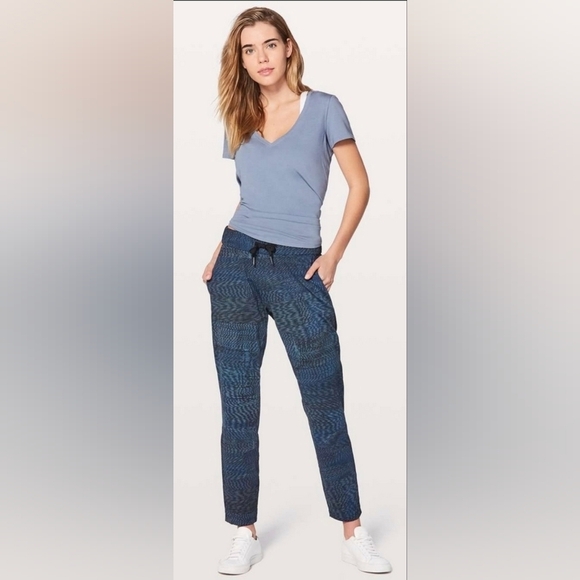 Lululemon On The Fly Pant *28" Linear Flux Battleship Multi - Picture 1 of 8